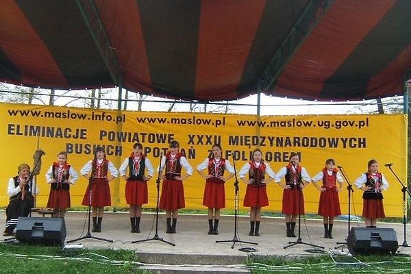 Zespół Małe Bielinianki - Przegląd Zespołów Folklorystycznych - Ciekoty 2008 Fot. Dorota Jawor