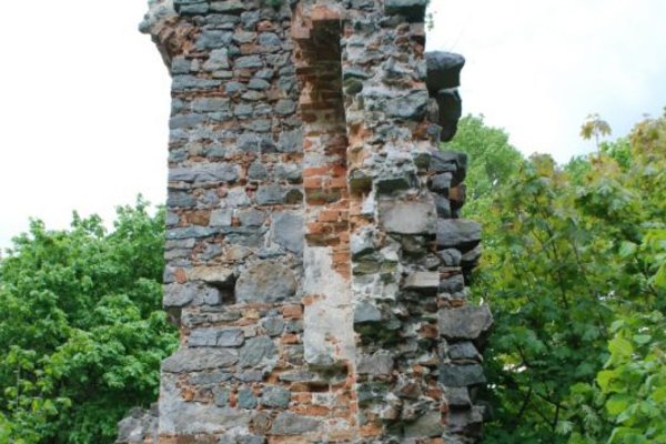 Międzygórz - Zamek - Zachowany fragment części mieszkalnej południowo - wschodniej