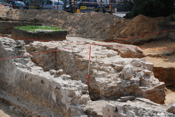 Ruiny pierwotnego ratusza - Fragment wieży w części południowej ruin