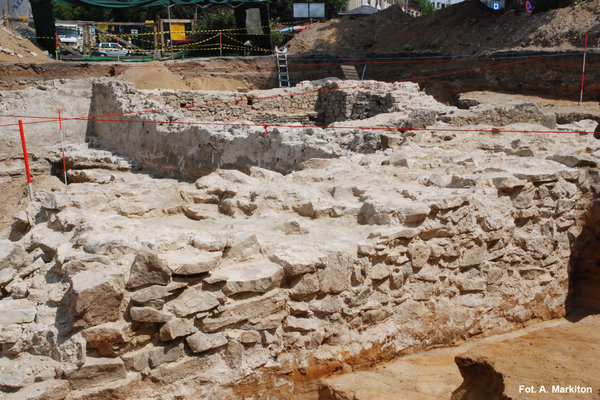 Ruiny pierwotnego ratusza - Fragment wieży w części południowej ruin