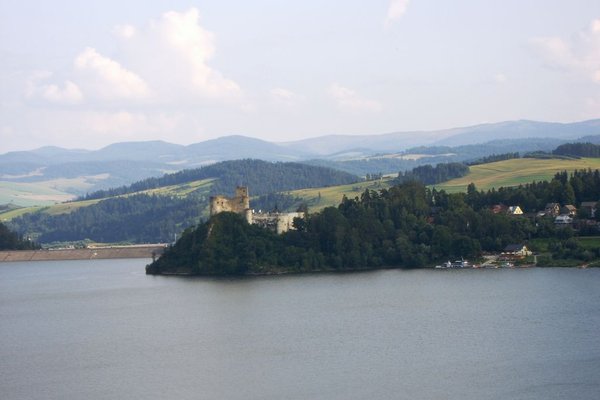 Widok na zamek w Niedzicy - Fot. Edyta Ruszkowska