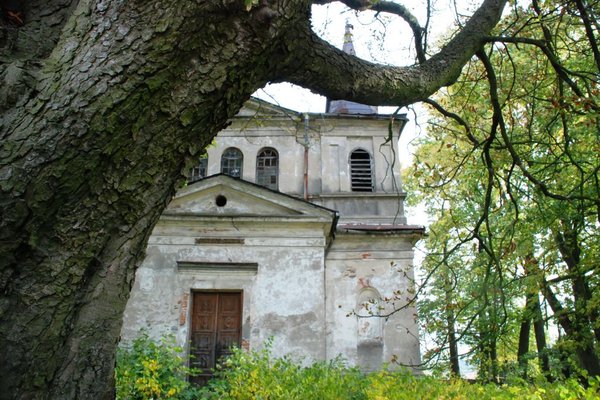 Kościół pw. św. Michała Archanioła z poł. XIX w. w Grzymałkowie - Fot. Barbara Jankowska-Piróg