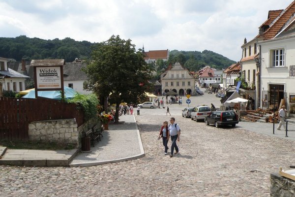 Kazimierski rynek - Okalające rynek kamienice powstawały od XVII do XX wieku. Fot. Edyta Ruszkowska