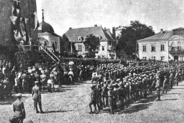 Kielce 1914 roku - Plac przed kielecką katedrą.