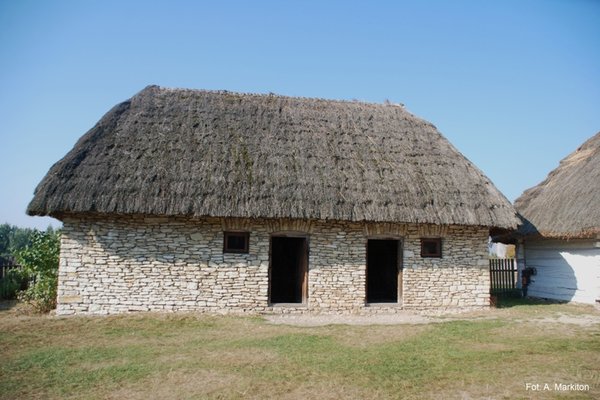 Zagroda z Bukowskiej Woli - Stajnia z oborą