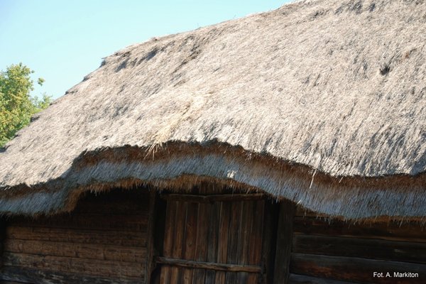 Zagroda z Radkowic - Okap nad wrotami stodoły