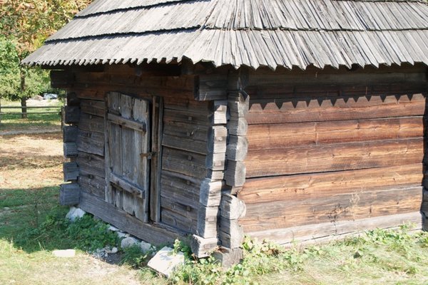 Kurnik z Bielin - Dekoracyjnie zakończony okap