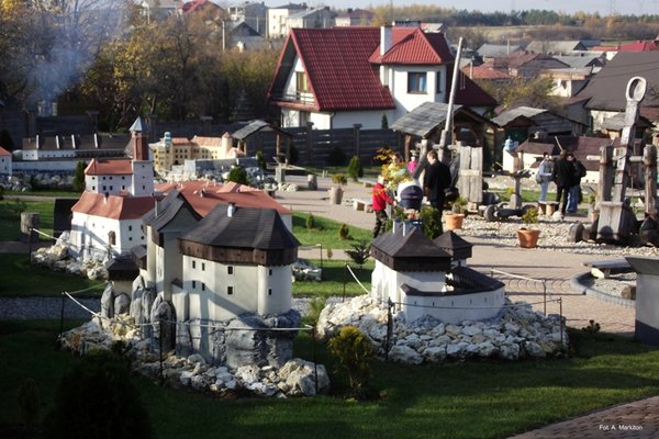 Park Miniatur w Ogrodzieńcu