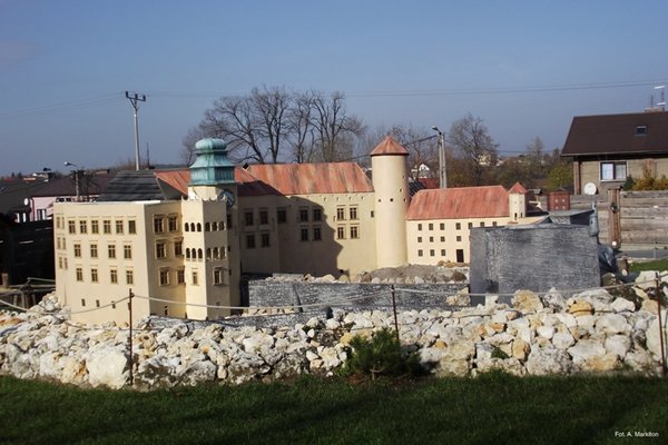 Park Miniatur w Ogrodzieńcu - Zamek z Pieskowej Skały 