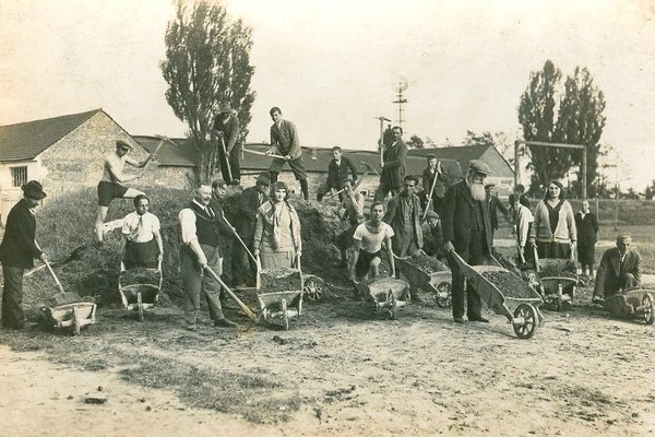 Kresowiacy na starych fotografiach - zdjęcia pochodzą z kolekcji Edwarda Dłużewskiego
Lwów 1930