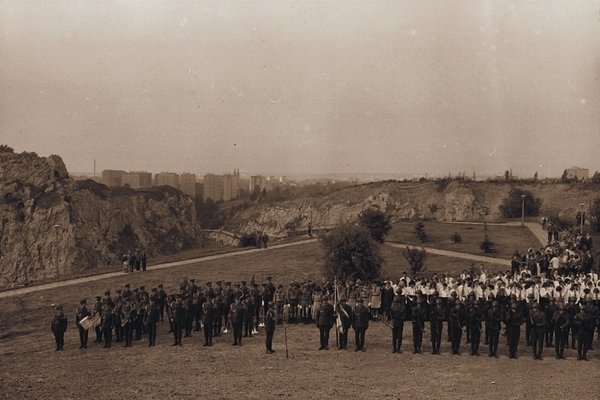 Odsłonięcie pomnika bojowników o wyzwolenie narodowe i społeczne -  Fot. z archiwum WDK