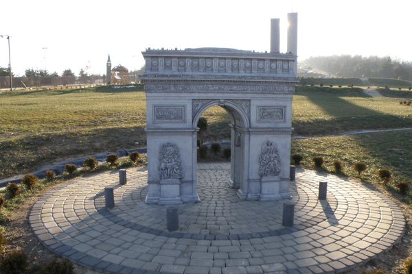 Łuk Triumfalny w Paryżu - Fot. Edyta Ruszkowska