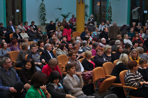 Spotkanie z Magdaleną Zawadzką - Źródło: Powiatowa i Miejska Biblioteka Publiczna w Skarżysku-Kamiennej