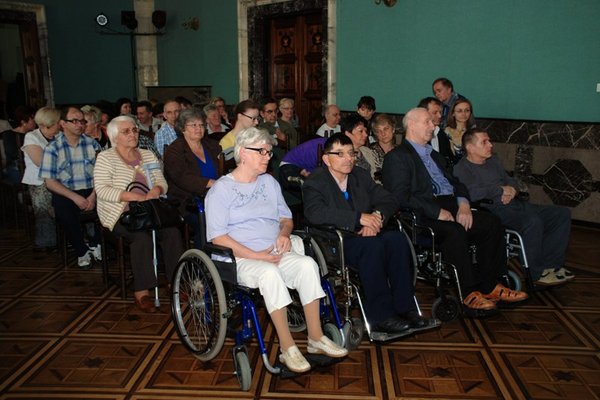 20-lecie Kieleckiego Stowarzyszenia Chorych na Stwardnienie Rozsiane - Fot. Agnieszka Markiton