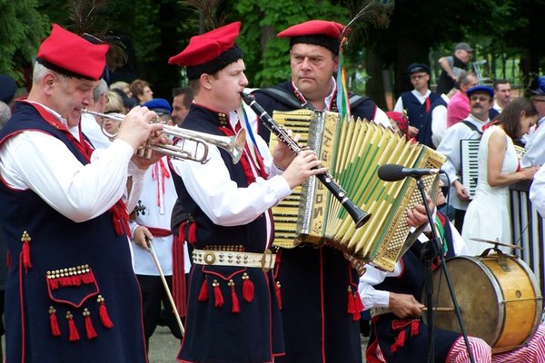 XXXVII Buskie Spotkania z Folklorem - Zespół Pieśni i Tańca WiśliczanieFot. Krzysztof Herod