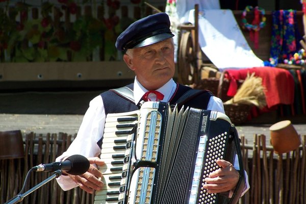 XXXVII Buskie Spotkania z Folklorem - Henryk BartosFot. Krzysztof Herod