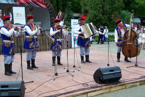 XXXVII Buskie Spotkania z Folklorem - Kapela PonidzieFot. Krzysztof Herod