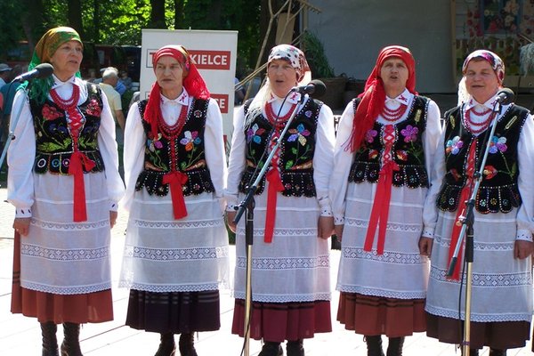 XXXVII Buskie Spotkania z Folklorem - Zespół Śpiewaczy BrzeziniankiFot. Krzysztof Herod