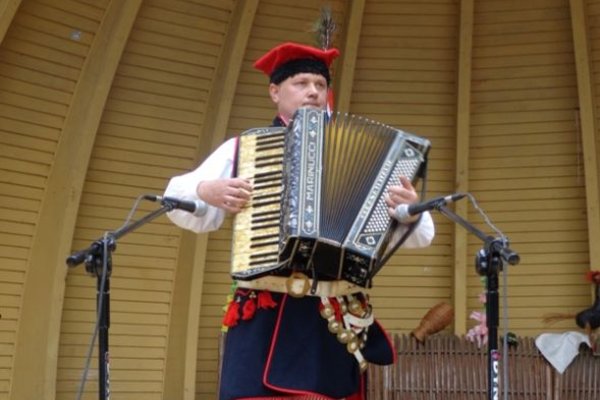 XXXVII Buskie Spotkania z Folklorem - koncert laureatów - Andrzej Madej - III miejsce w kategorii solistów-instrumentalistówFot. DDK