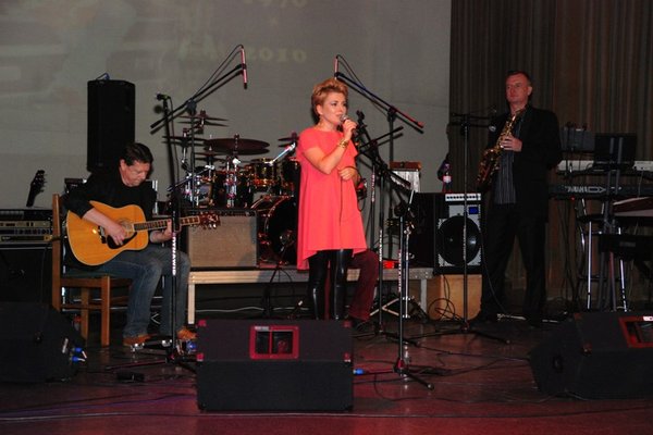 Made by Lichy 1970–2010 - Magda Młodnicka, K. Stanik-gitara, T. Kopyciński-saksofon 
Fot. Agnieszka Markiton