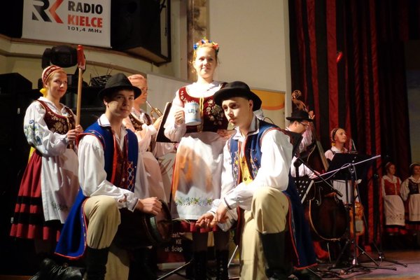 VIII Festiwal Zespołów Artystycznych Wsi Polskiej - Kielce 2013 - Źródło: Dział Dziedzictwa Kulturowego WDK