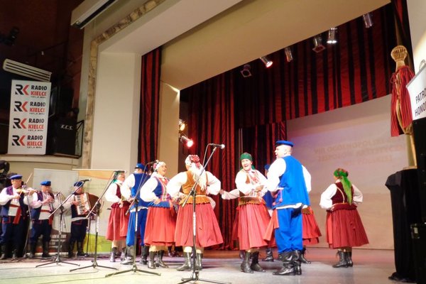 VIII Festiwal Zespołów Artystycznych Wsi Polskiej - Kielce 2013 - Źródło: Dział Dziedzictwa Kulturowego WDK