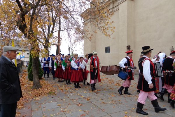 VIII Festiwal Zespołów Artystycznych Wsi Polskiej - Kielce 2013 - Źródło: Dział Dziedzictwa Kulturowego WDK