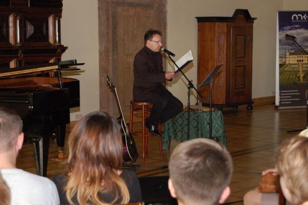 Zbigniew Zamachowski zainaugurował I Świętokrzyski Festiwal Słowa w MN - Fot. Barbara Jankowska-Piróg