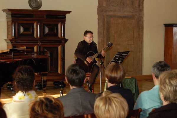 Zbigniew Zamachowski zainaugurował I Świętokrzyski Festiwal Słowa w MN - Fot. Barbara Jankowska-Piróg