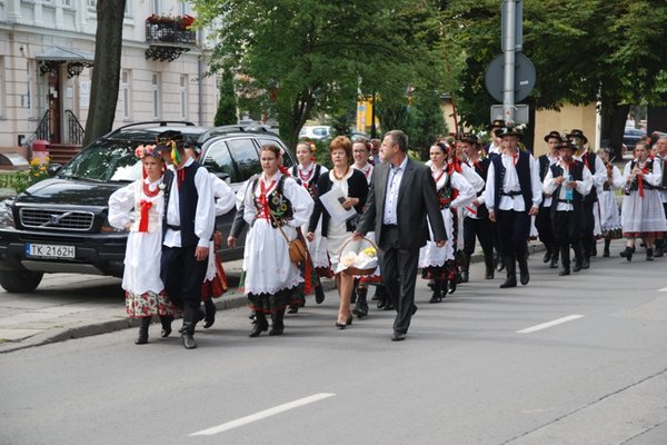 IX Ogólnopolski Festiwal Zespołów Artystycznych Wsi Polskiej - KorowódFot. Mariusz Lis