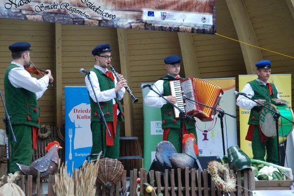 Koncert laureatów XXXVIII Buskich Spotkań z Folklorem - Kapela Ciekoty - II miejsce w kat. kapel ludowych stylizowanych
Fot. DDK WDK