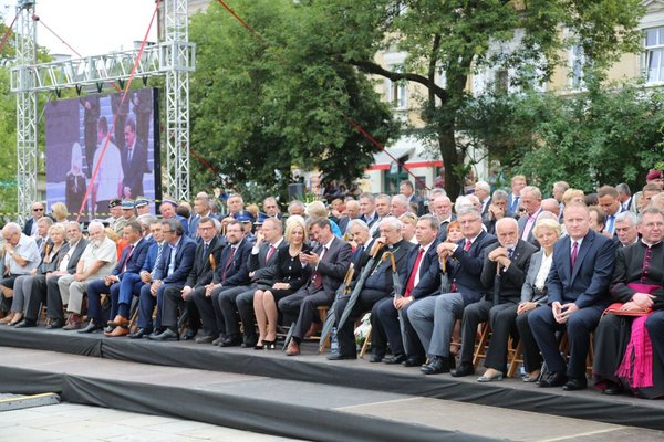 Odsłonięcie pomnika Józefa Piłsudskiego w Kielcach - fot. Małgorzata Chmiel