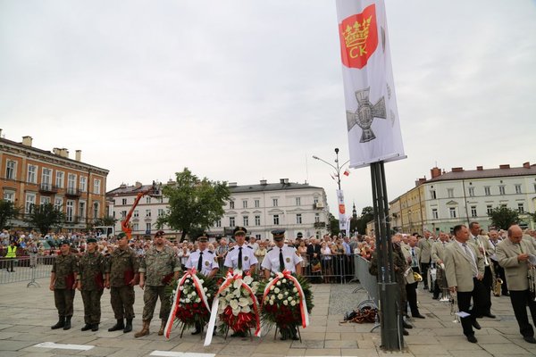 Odsłonięcie pomnika Józefa Piłsudskiego w Kielcach - fot. Małgorzata Chmiel