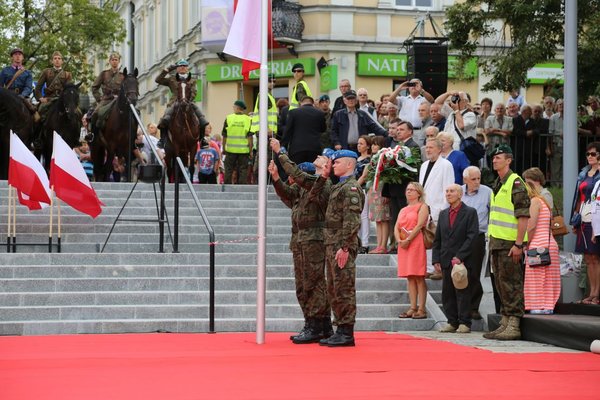 Odsłonięcie pomnika Józefa Piłsudskiego w Kielcach - fot. Małgorzata Chmiel